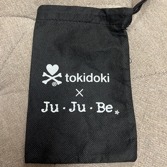 Tokidoki Ju-Ju-Be Bib - Picture 3 of 3